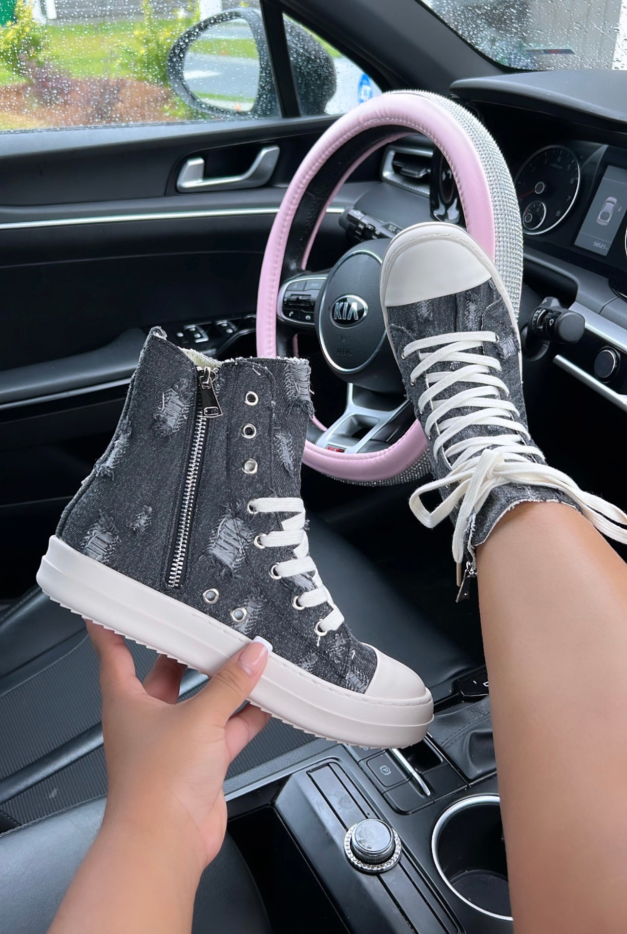 ripped jean rickys image 0