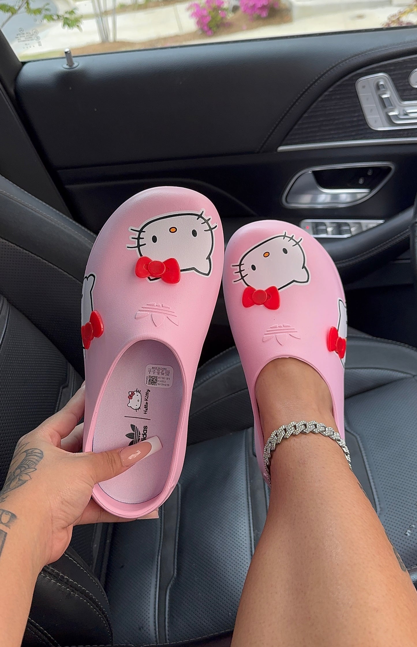 hello kitty clogs