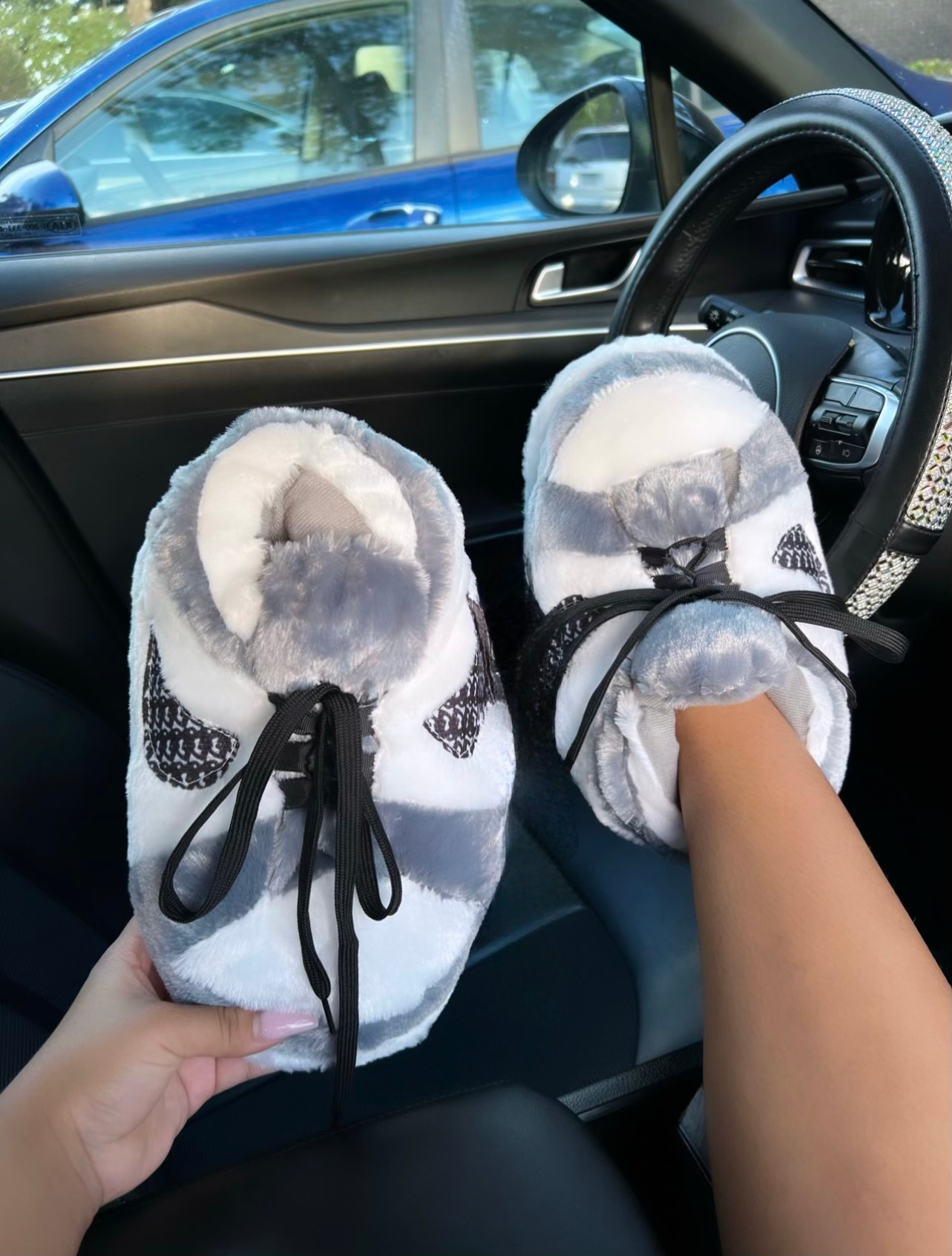 fluffed house slippers image 0