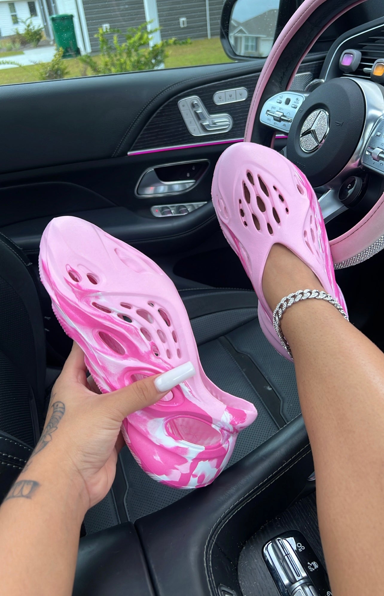 pink paradise runners image 0