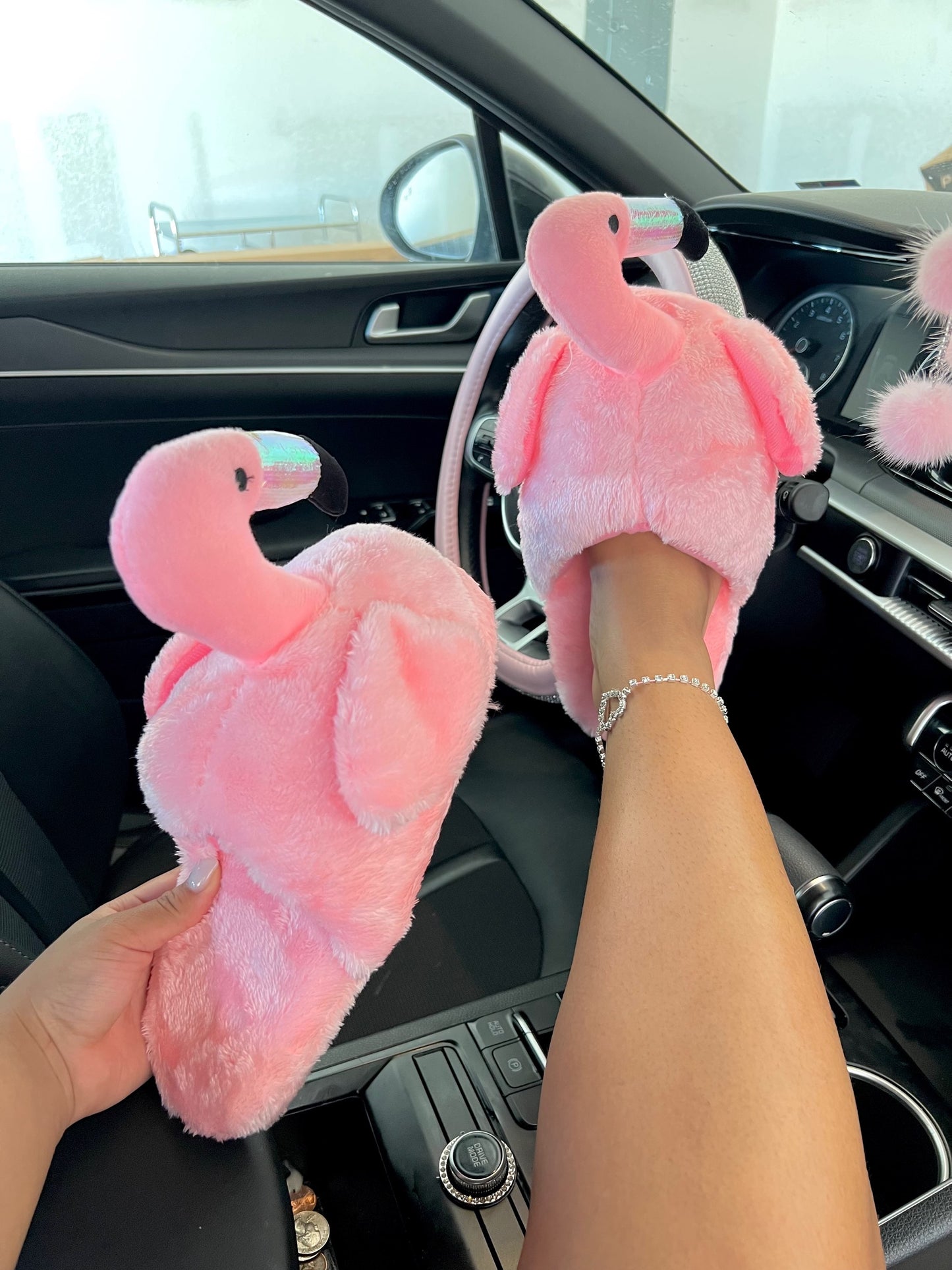 flamingo slippers image 0