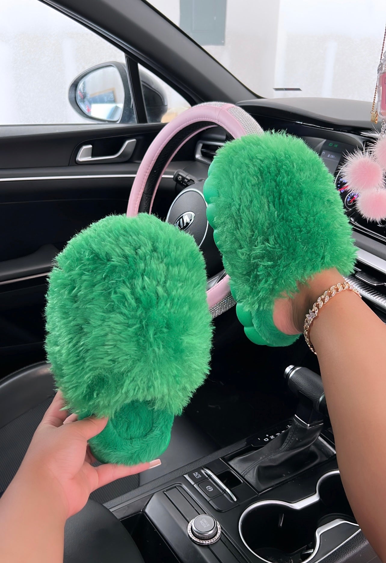 fur comfy slides image 1