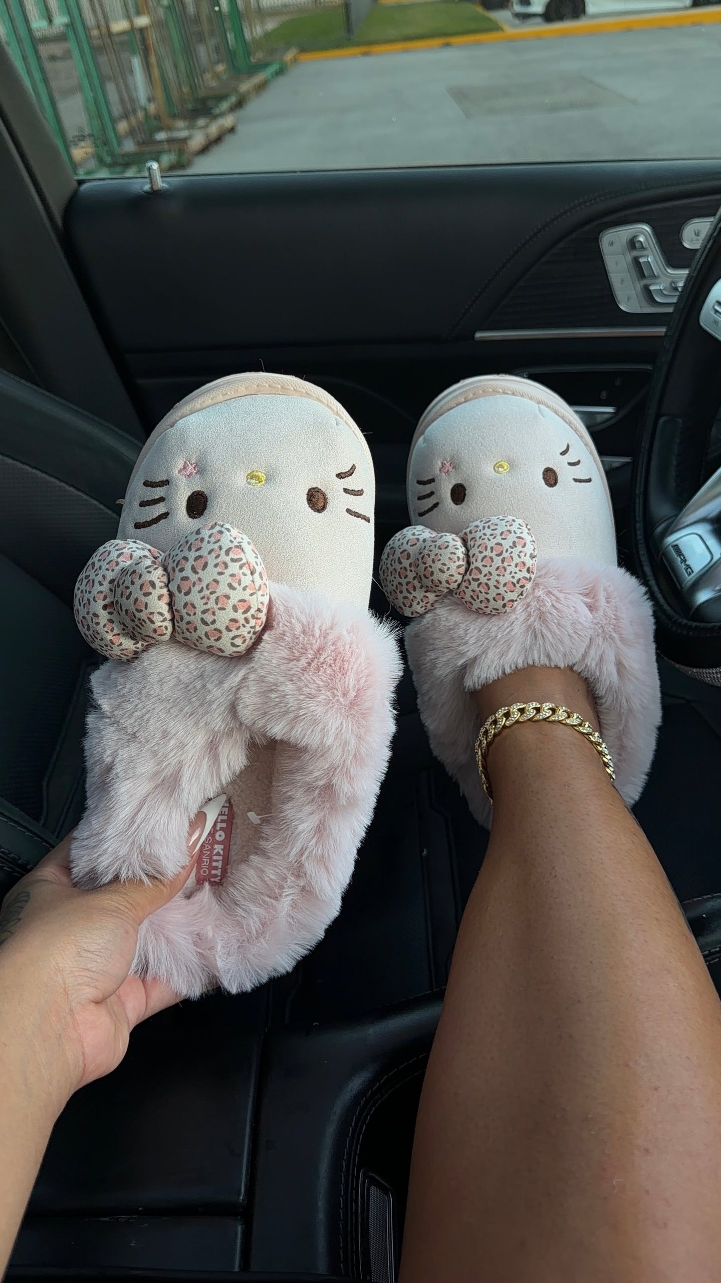 hello kitty bow clogs