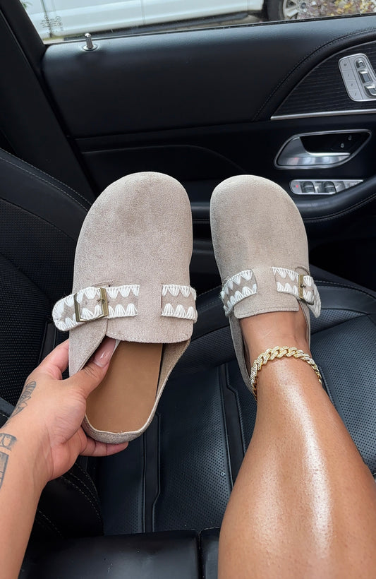 farm girl clogs