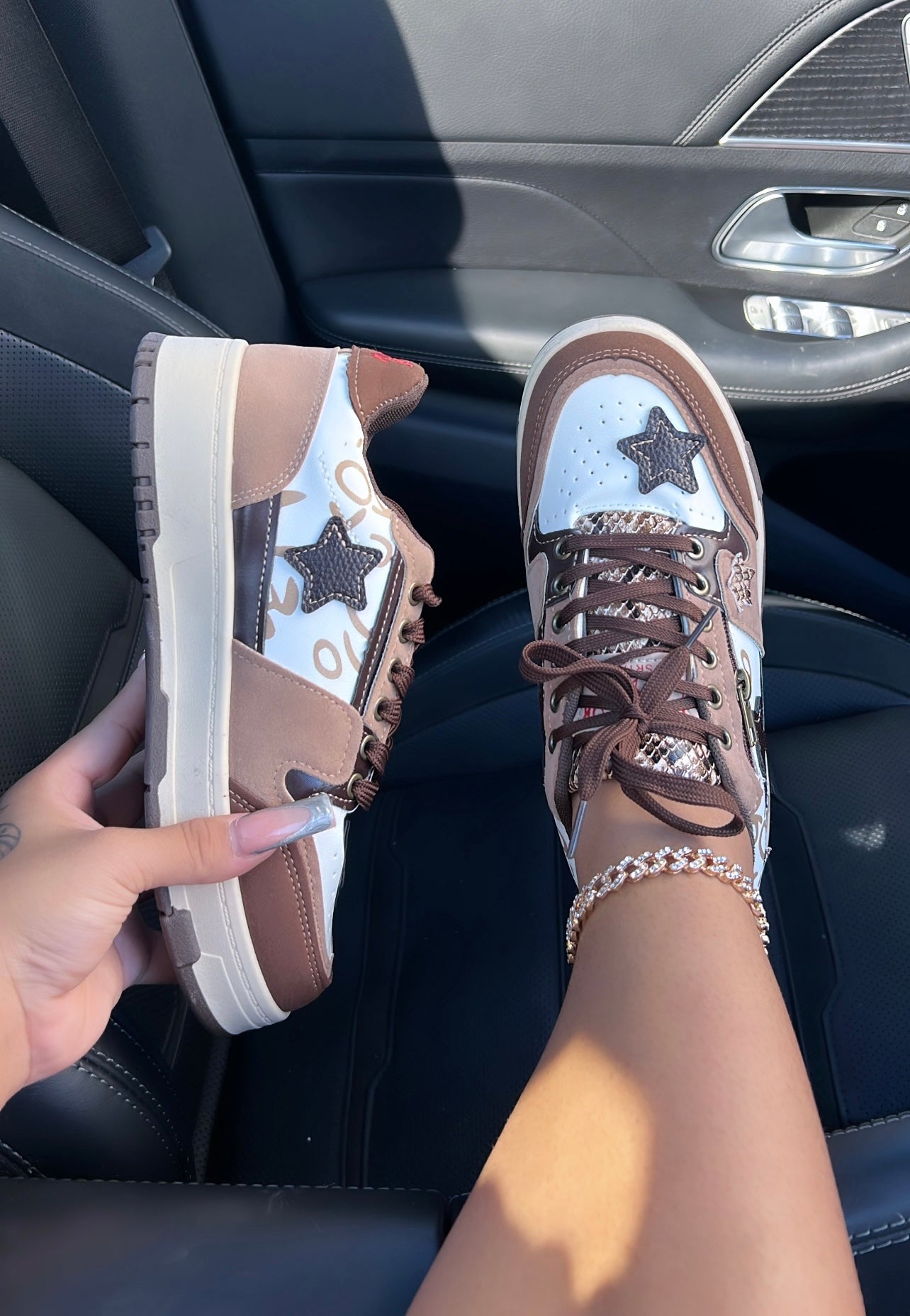 brown star sneakers  image 0