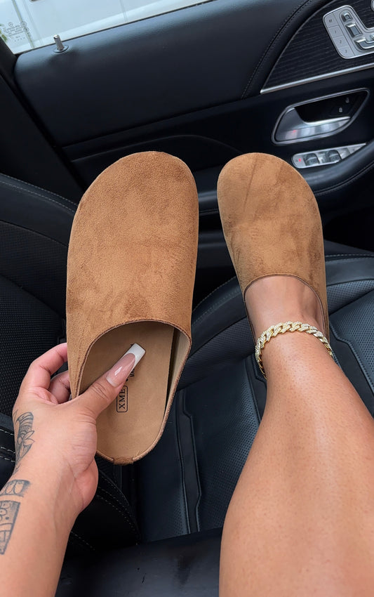 everyday simple clogs