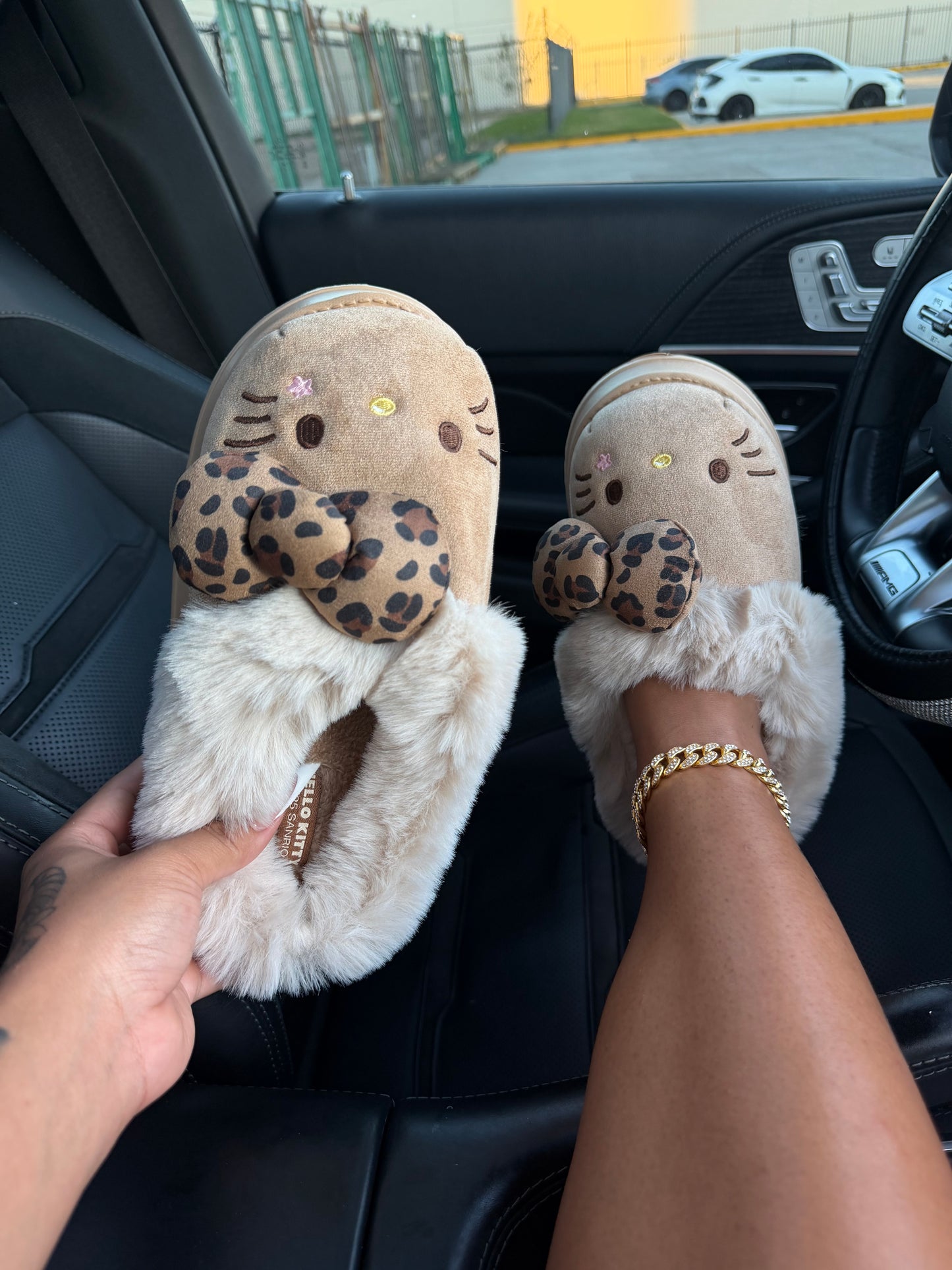 hello kitty bow clogs