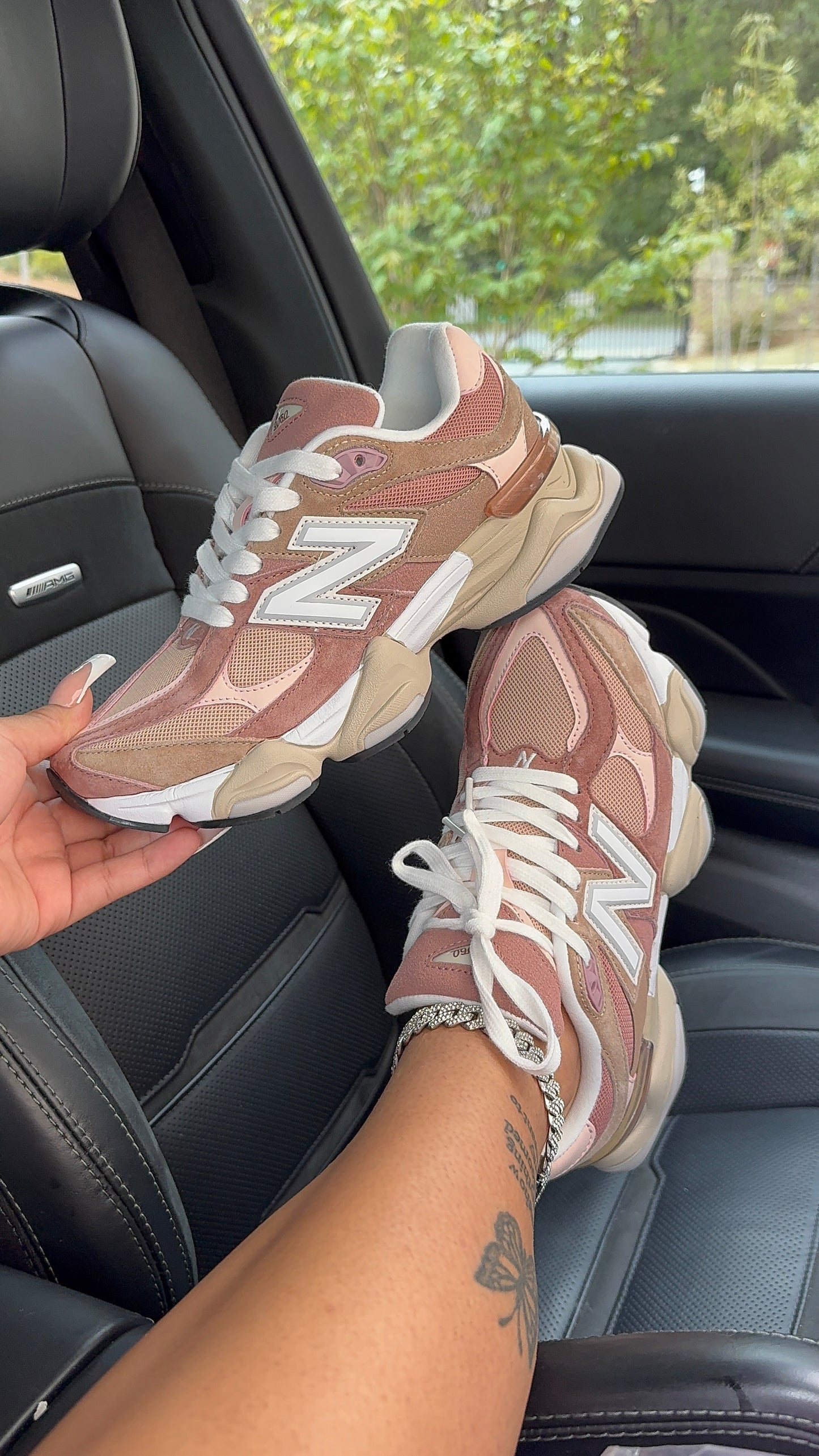 women nb sneakers