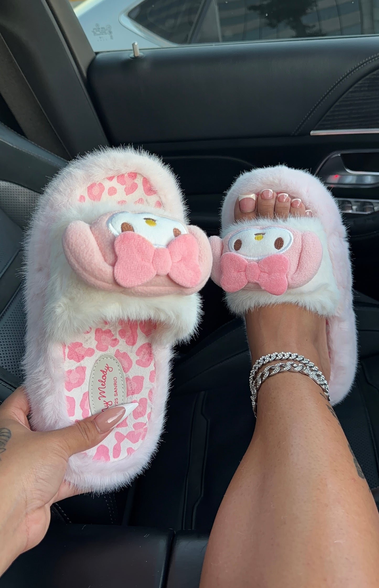 pink & white bow slides