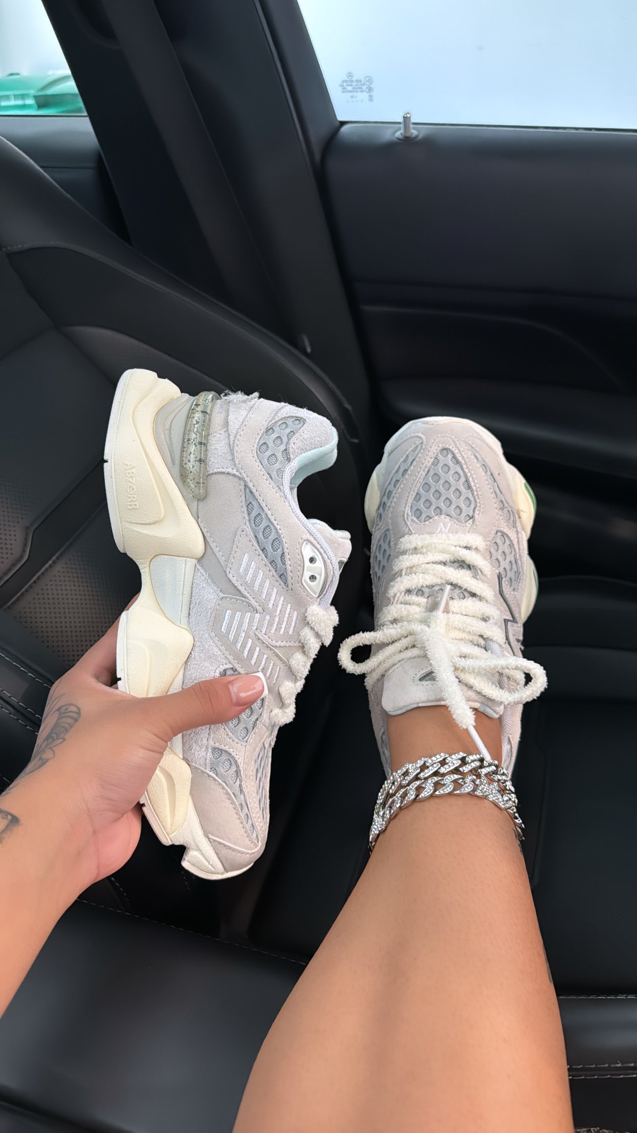women nb sneakers
