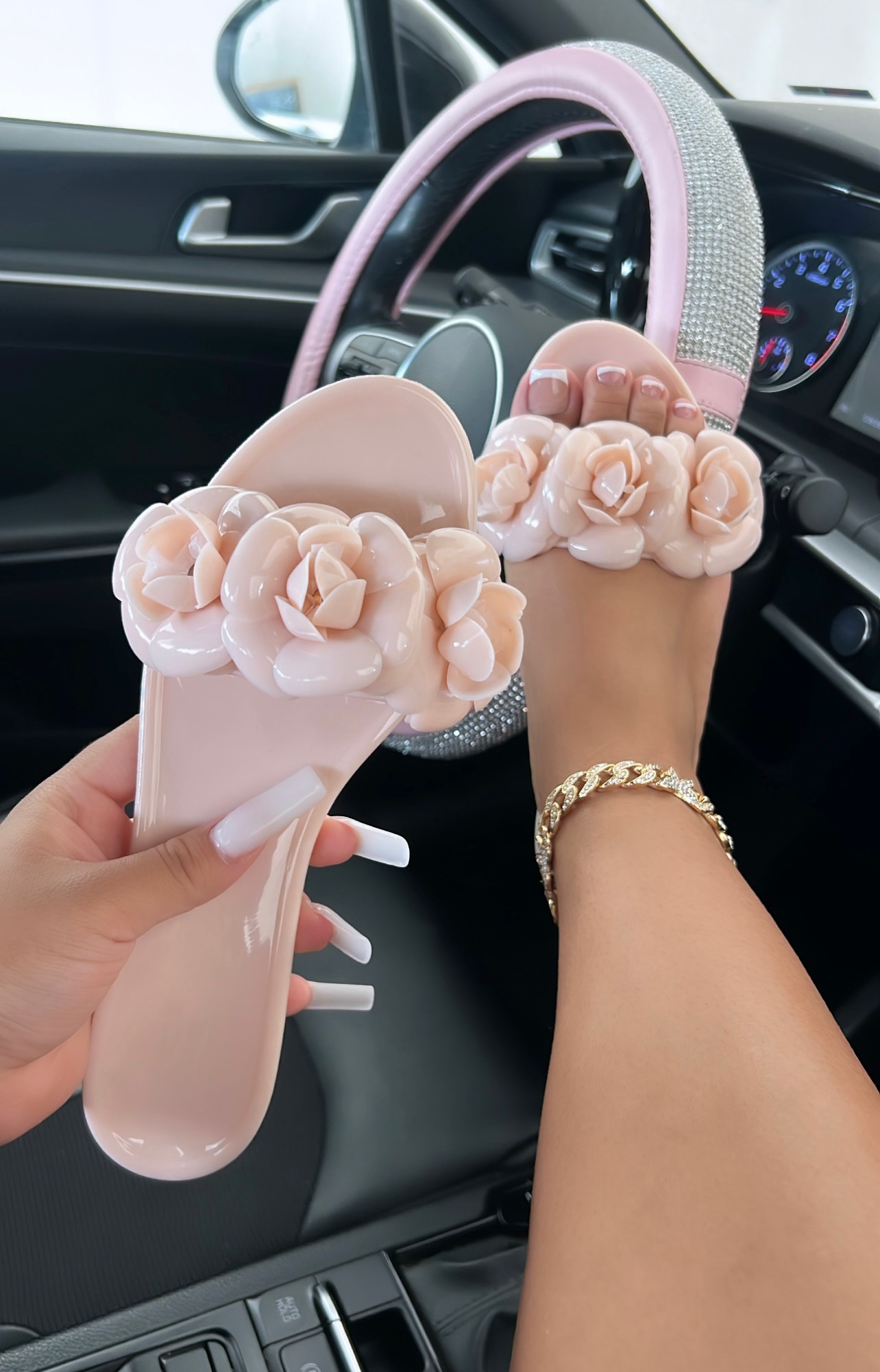 rose petal sandals  image 0