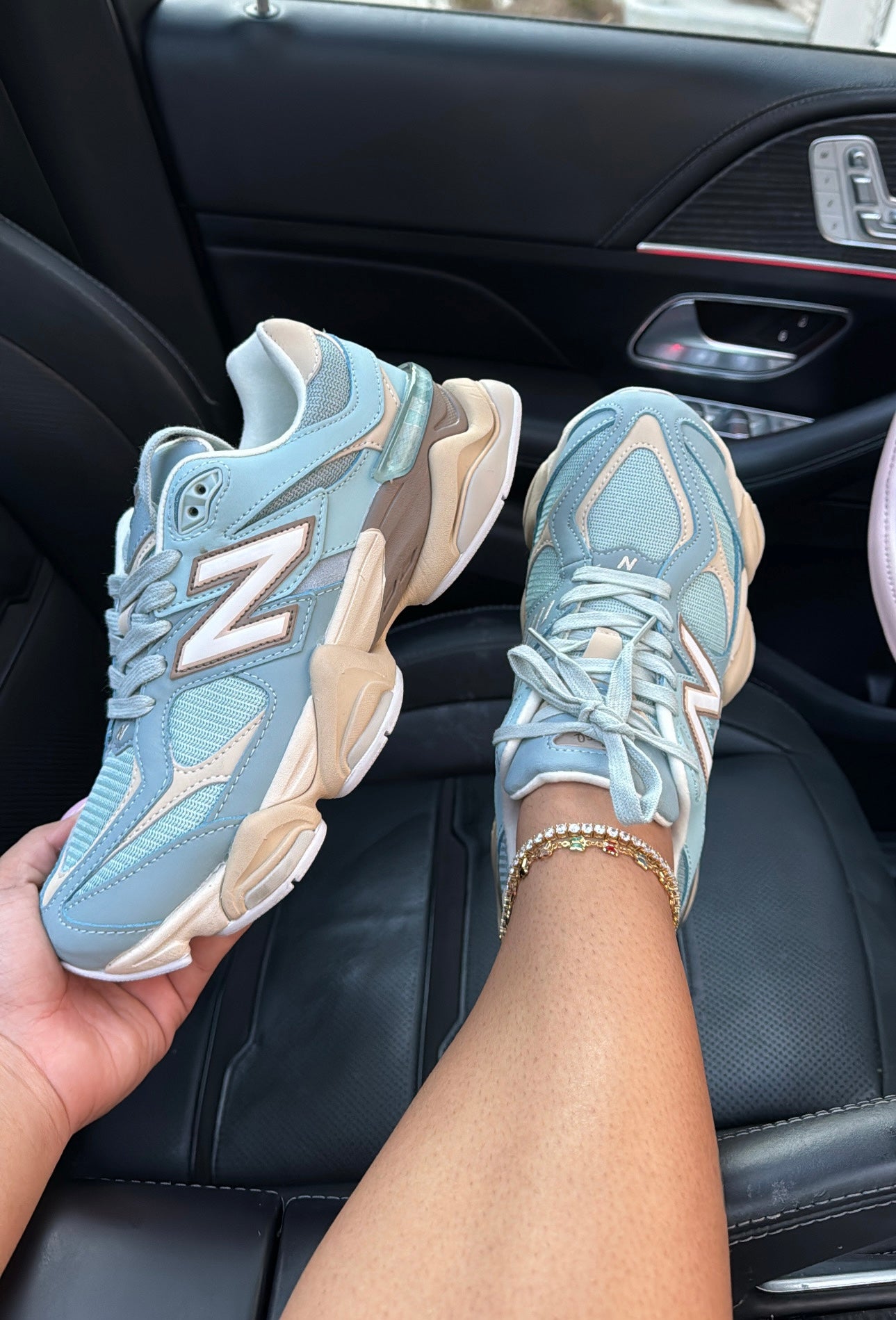 women nb sneakers