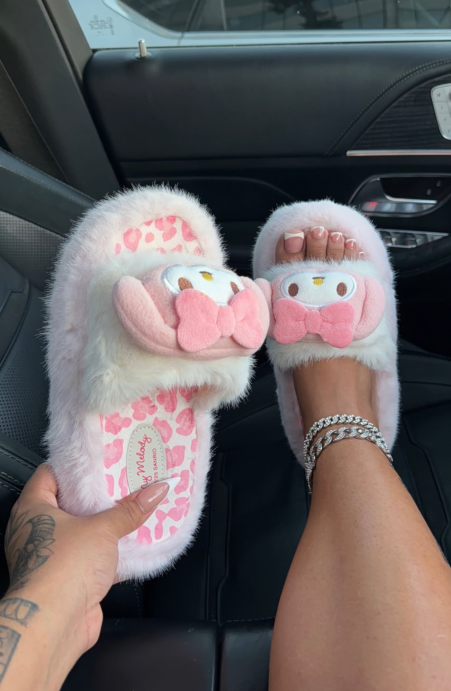 pink & white bow slides