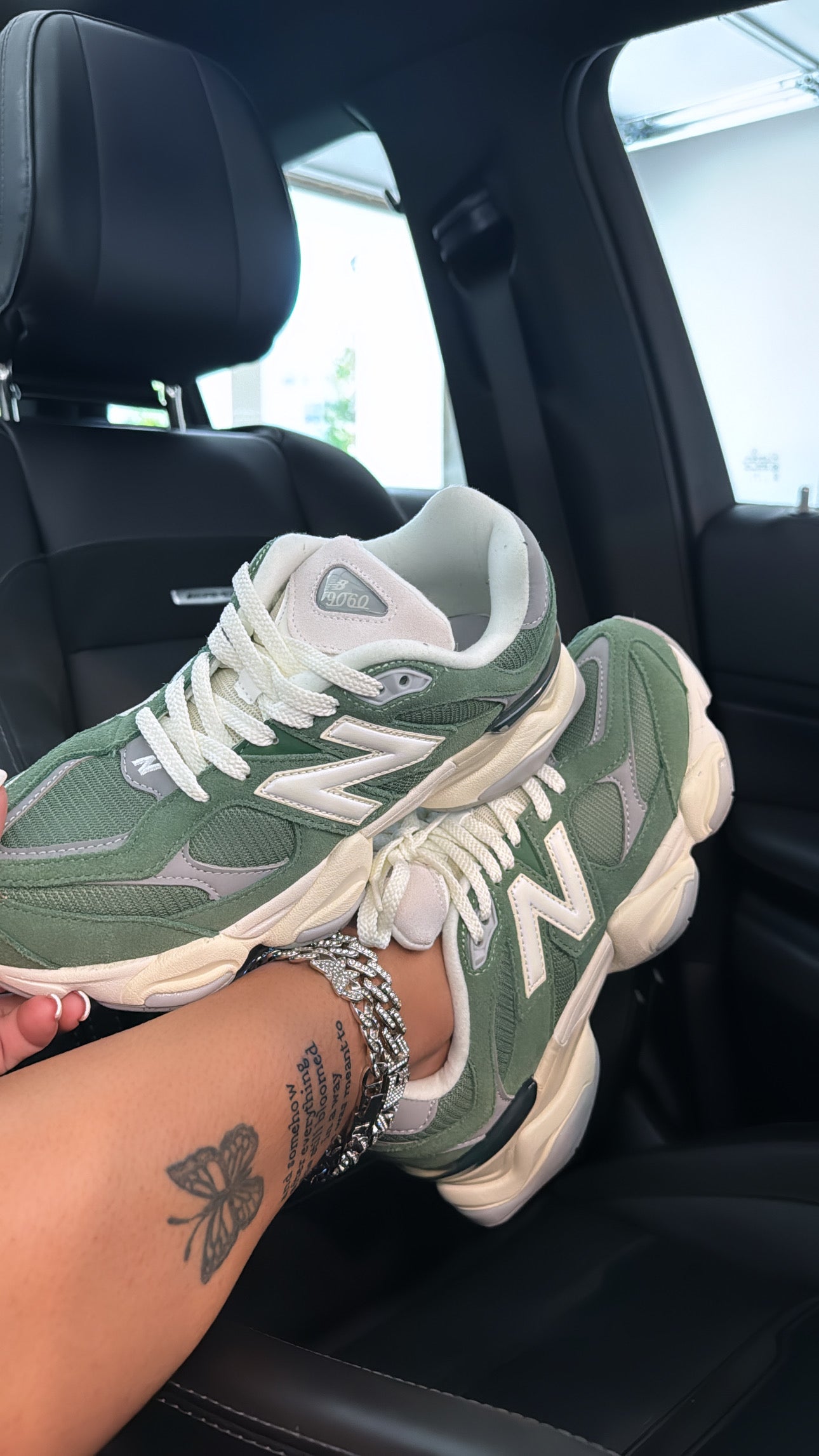 women nb sneakers