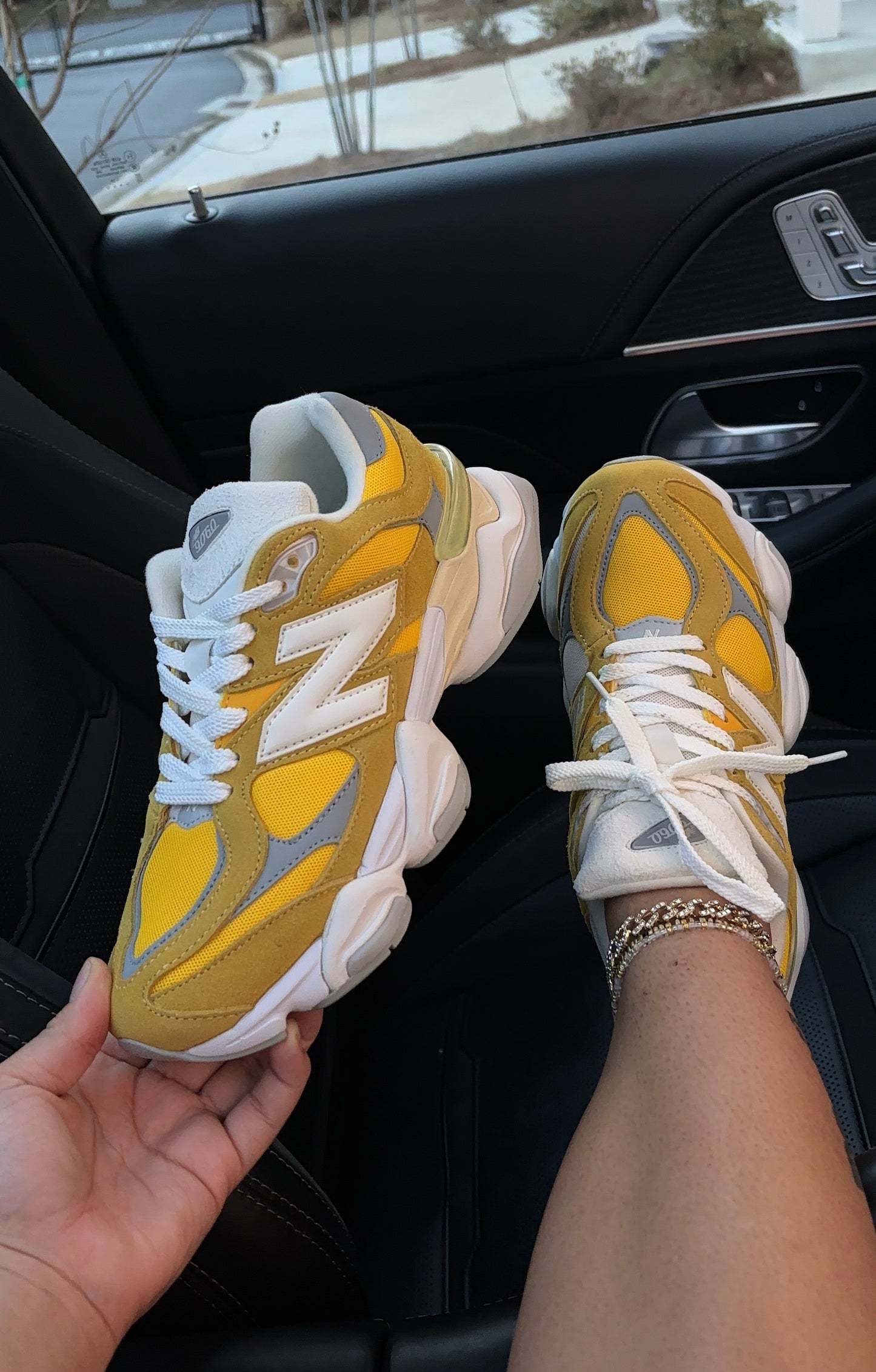 women nb sneakers