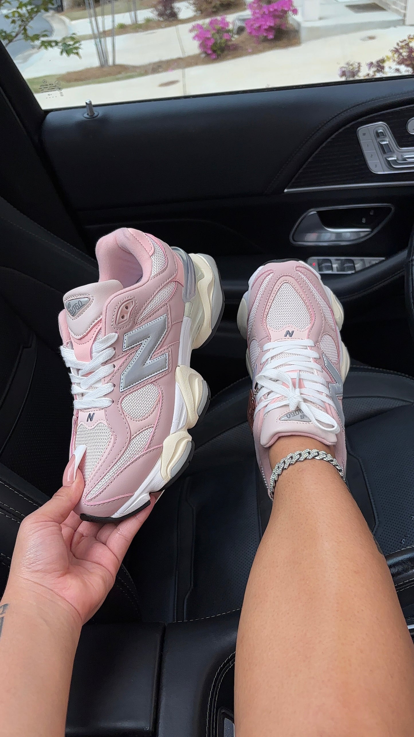 women nb sneakers