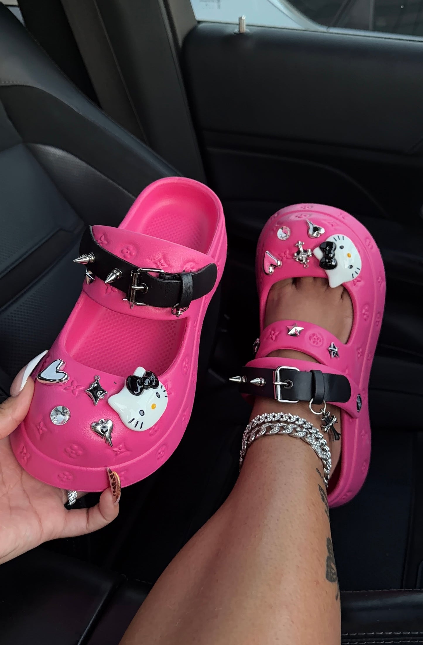 hello kitty stone clogs